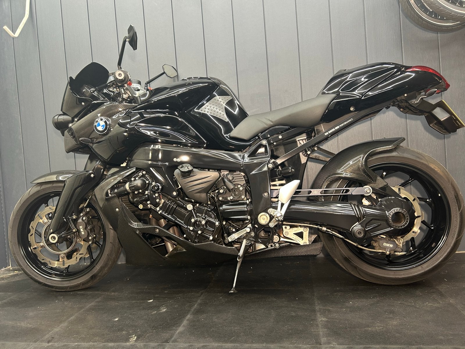 BMW K1200R Van Harten- Nieuwstaat- Carbon-Hotcam uitlaat, Motoren, 4 cilinders, Motorrijbewijs A, Gebruikt, Particulier