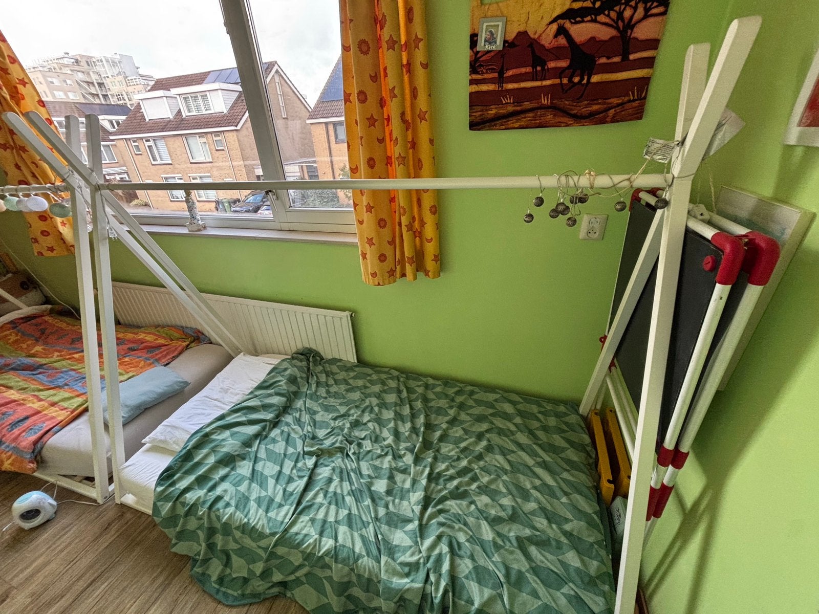 Tipi bed 2x 190x90 cm met lattenbodems exclusief matrassen, 85 tot 100 cm, Ophalen of Verzenden, Zo goed als nieuw, Lattenbodem