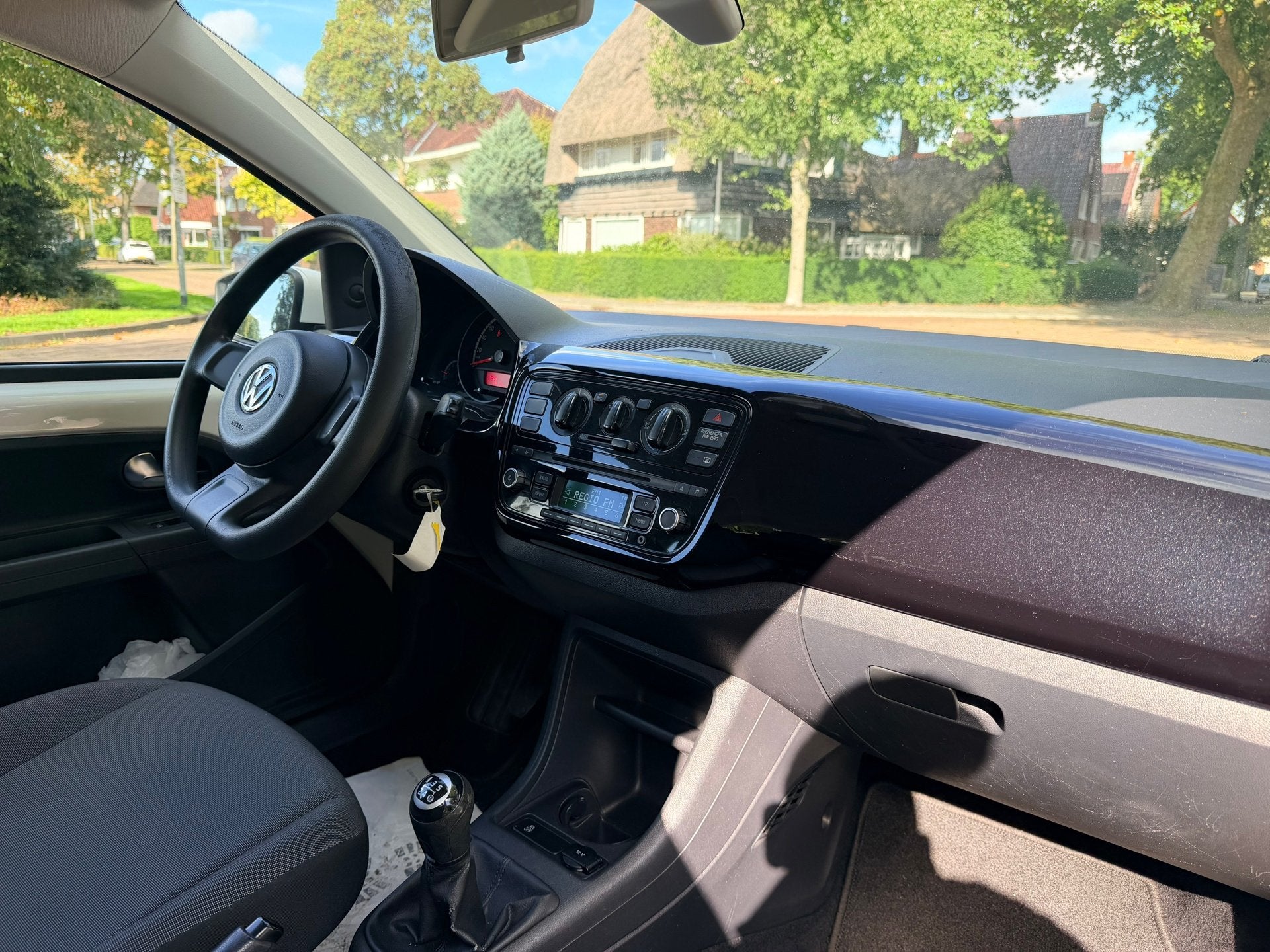 Foto 11 van Volkswagen UP! 1.0 high up! | Airco | Cruise | PDC | 2e eige