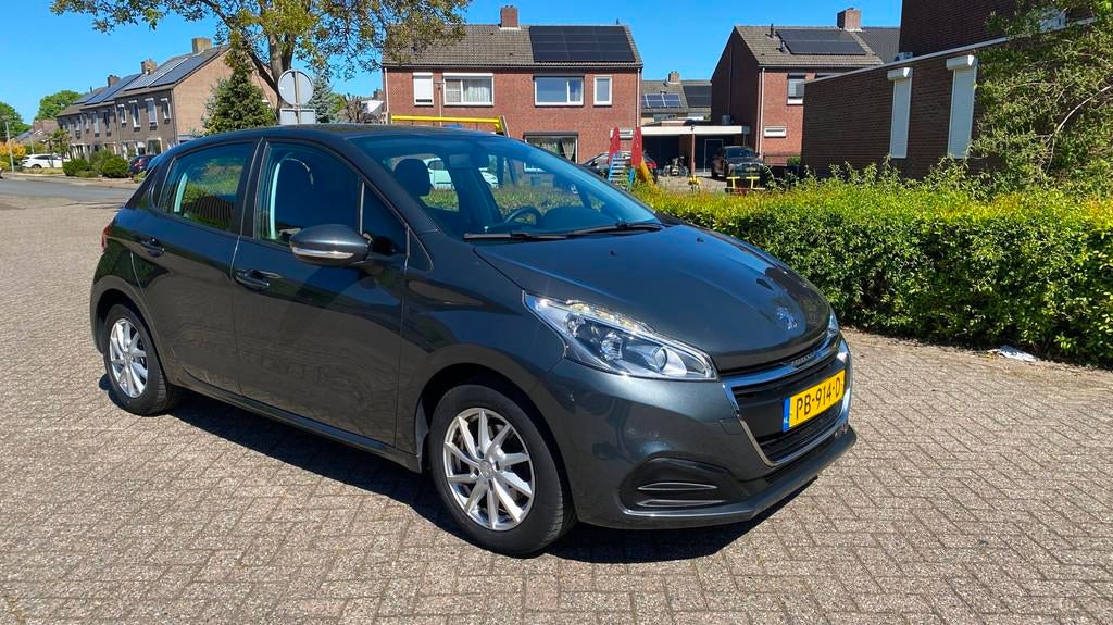 Peugeot 208 1.2 PureTech Active, Voorwielaandrijving, Gebruikt, 1199 cc, 82 pk