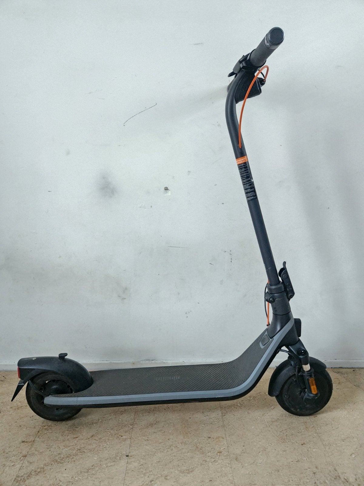 Ninebot E2 plus electrische step 36v incl oplader, Fietsen en Brommers, Fietsaccessoires | Fietsaccu's, Zo goed als nieuw, Ophalen of Verzenden