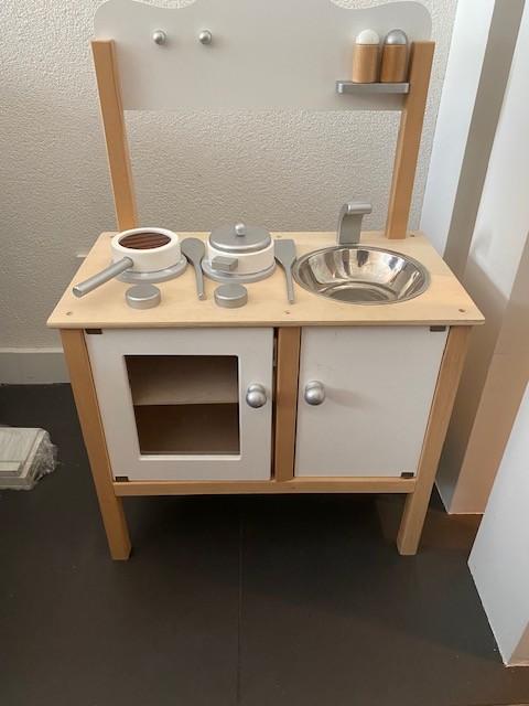 Speelgoedkeukentje incl pannen, Kinderen en Baby's, Speelgoed | Speelkeukens, Ophalen, Gebruikt, Hout, Speelkeuken
