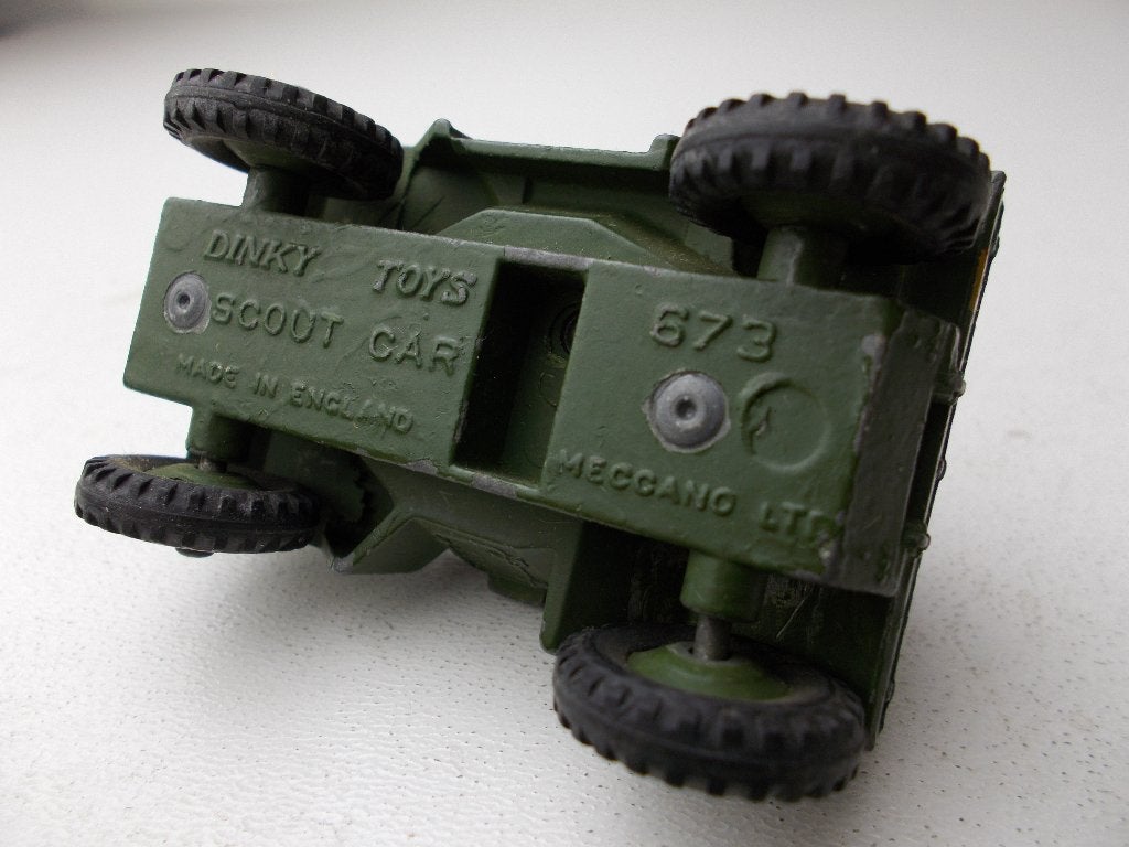 1953 Dinky Toys 673 SCOUT CAR + DRIVER! (-A-), Ophalen of Verzenden, Zo goed als nieuw, Auto, Dinky Toys