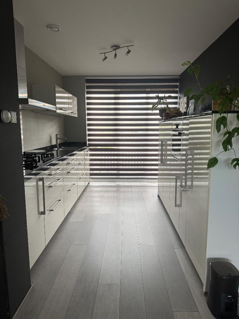 Keuken hoogglans wit met granieten werkblad, Ophalen, Gebruikt, Wit, Graniet of Steen