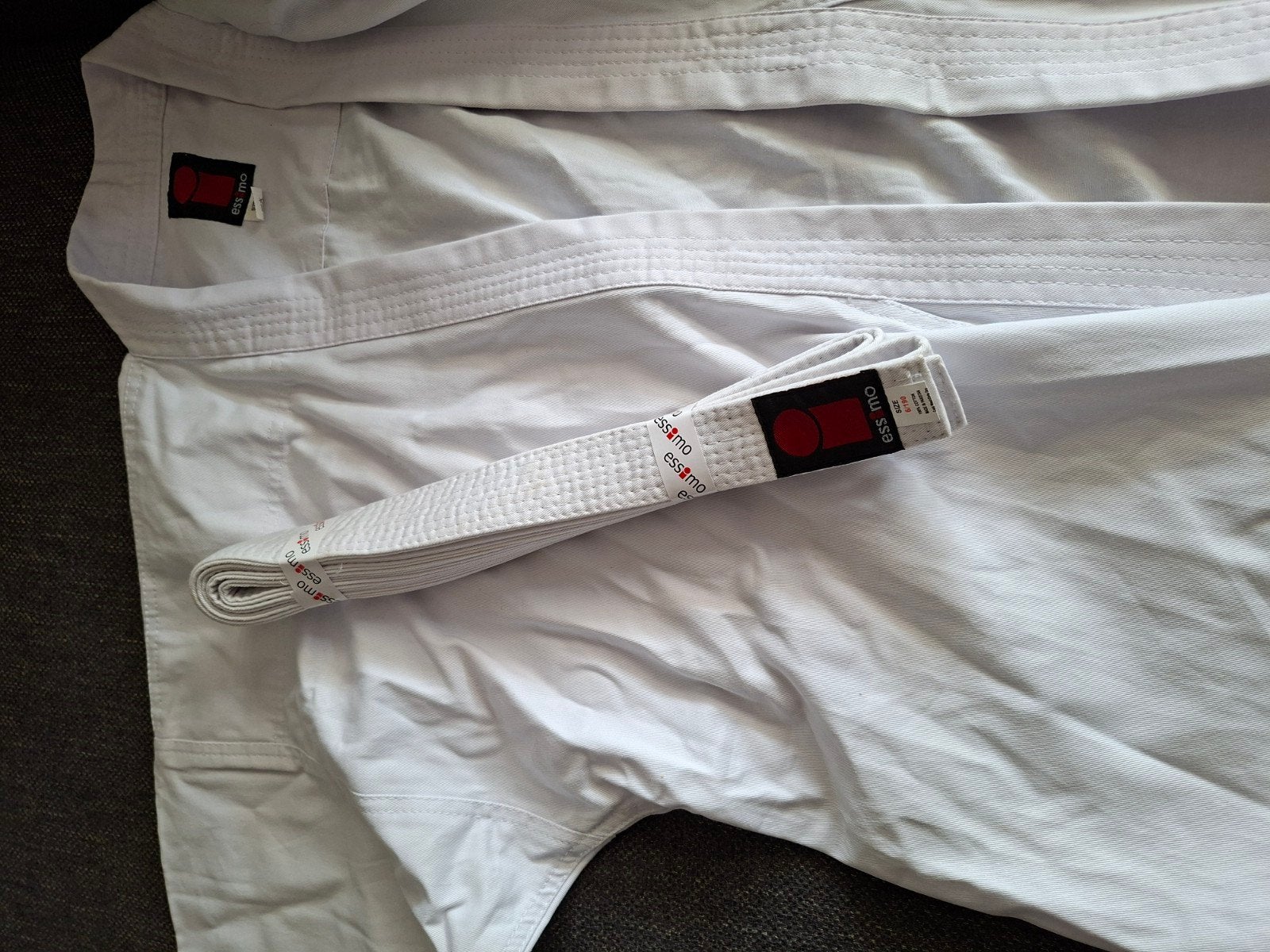 Essimo Judo/Karate Pak Maat 190 met Witte Band, Judo, Vechtsportpak, Maat L, Ophalen of Verzenden