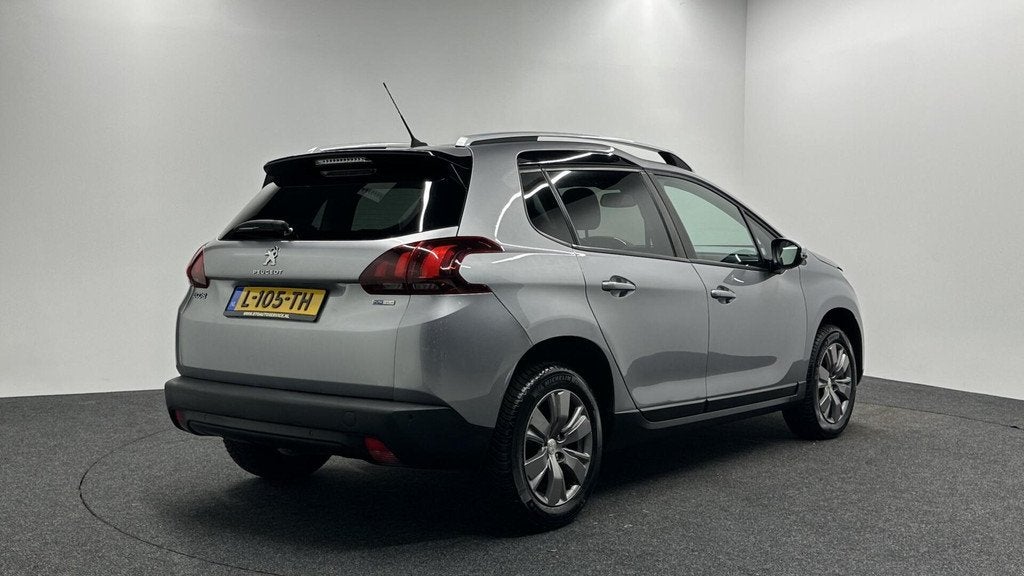Peugeot 2008 1.2 PureTech Allure Pack CAMERA ECC CRUISE LM N, Voorwielaandrijving, 83 pk, Stof, Gebruikt