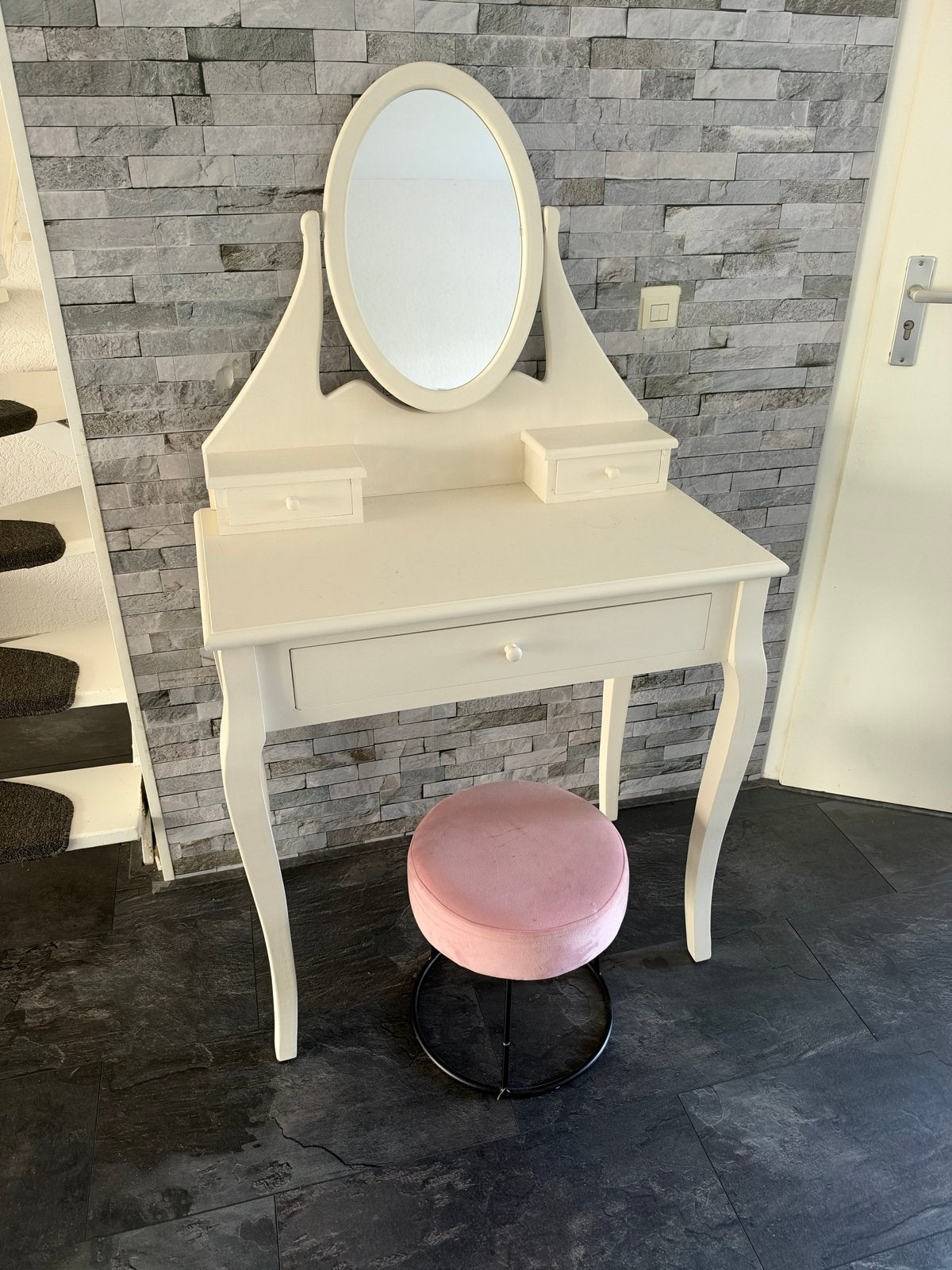 Kaptafel met spiegel en roze krukje, Huis en Inrichting, Ophalen, Gebruikt, 100 tot 150 cm, 50 tot 100 cm