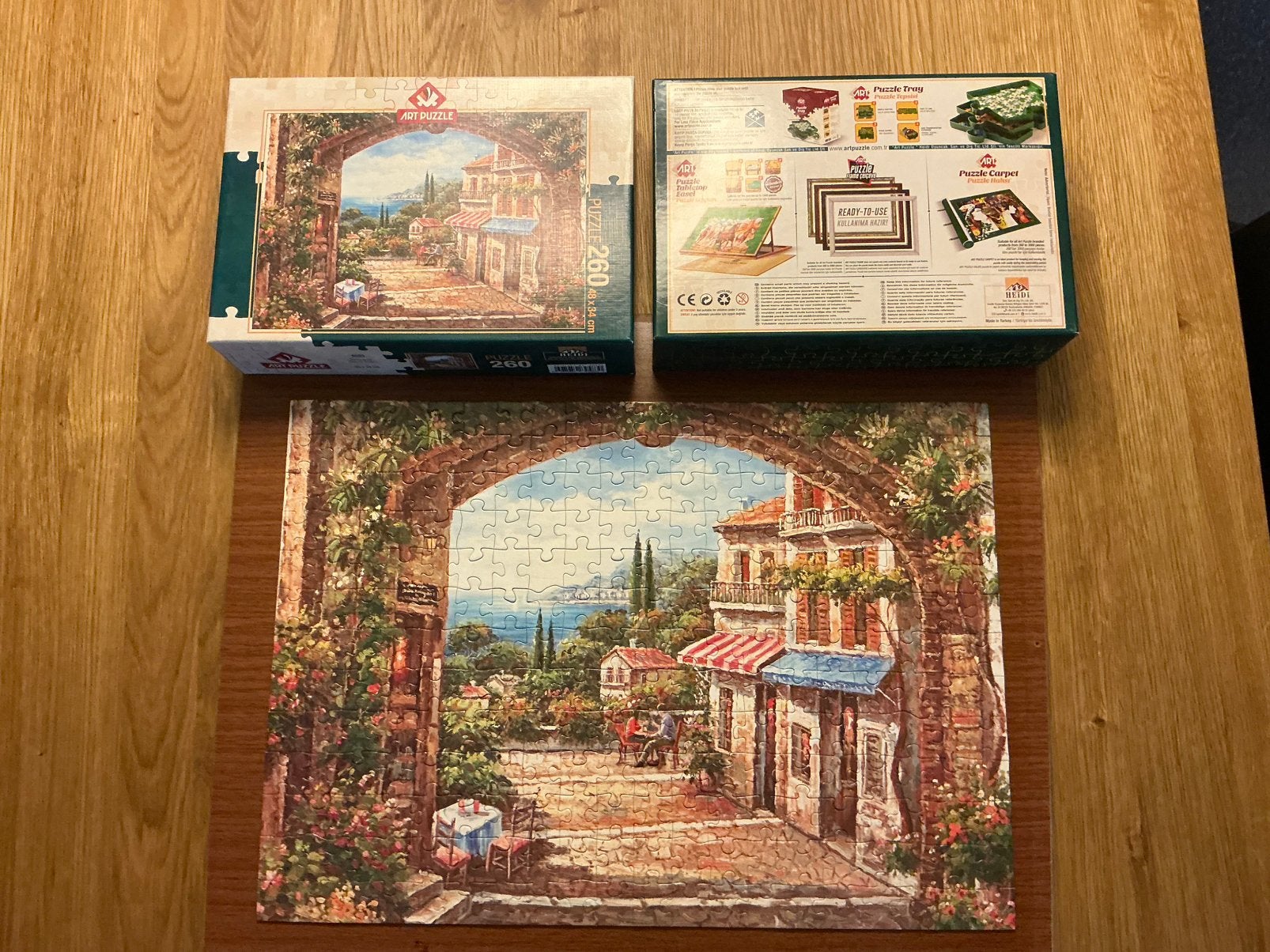 Aparte Art Puzzel Idyllisch straatje uitzicht zee Doğru 260, Ophalen of Verzenden, Minder dan 500 stukjes, Zo goed als nieuw, Legpuzzel