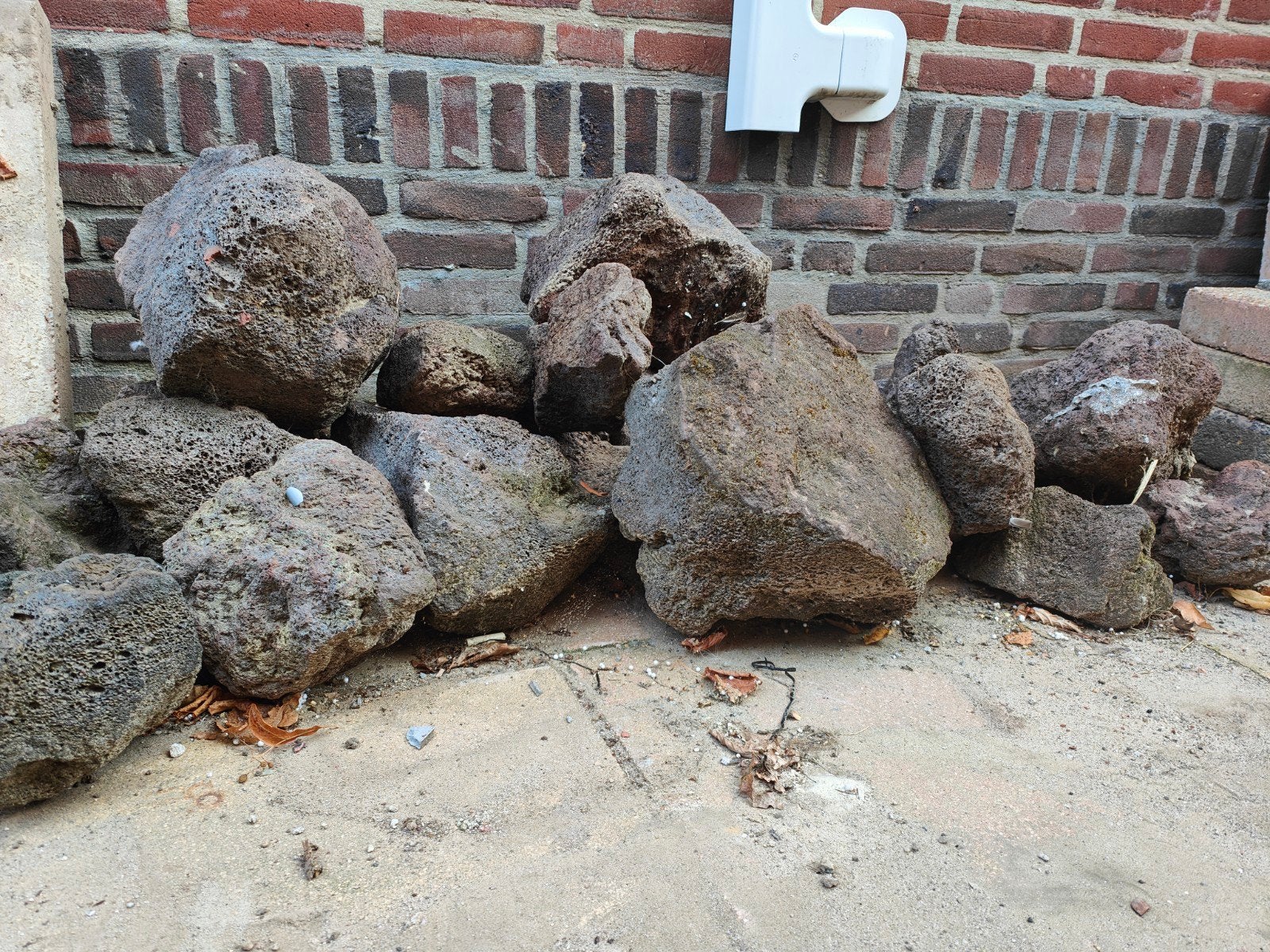 Grote partij lavastenen voor tuin of decoratie, Tuin en Terras, Grind, Keien en Split, Ophalen, Gebruikt, Kei, Lava