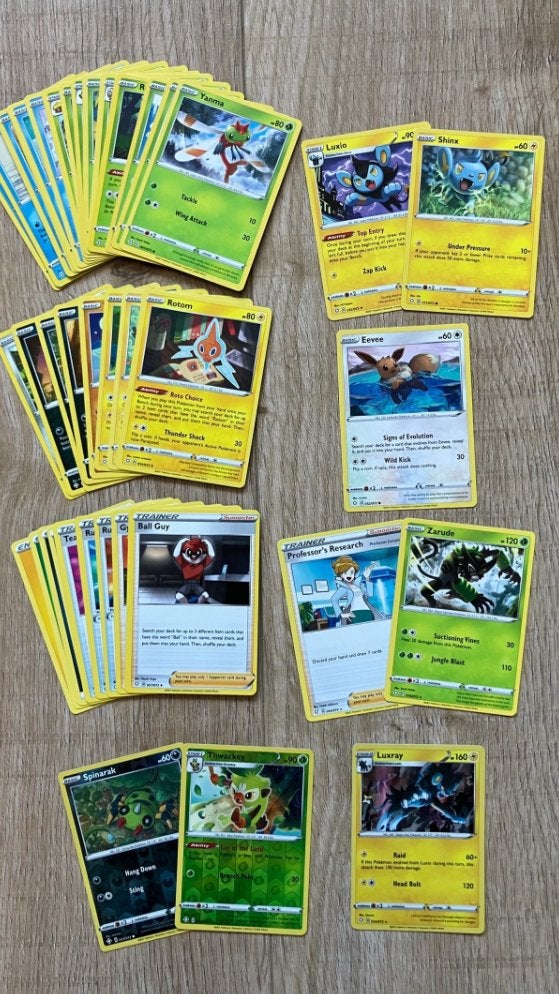 Pokémon Shining Fates Kaarten Set, Hobby en Vrije tijd, Verzamelkaartspellen | Pokémon, Ophalen of Verzenden, Zo goed als nieuw