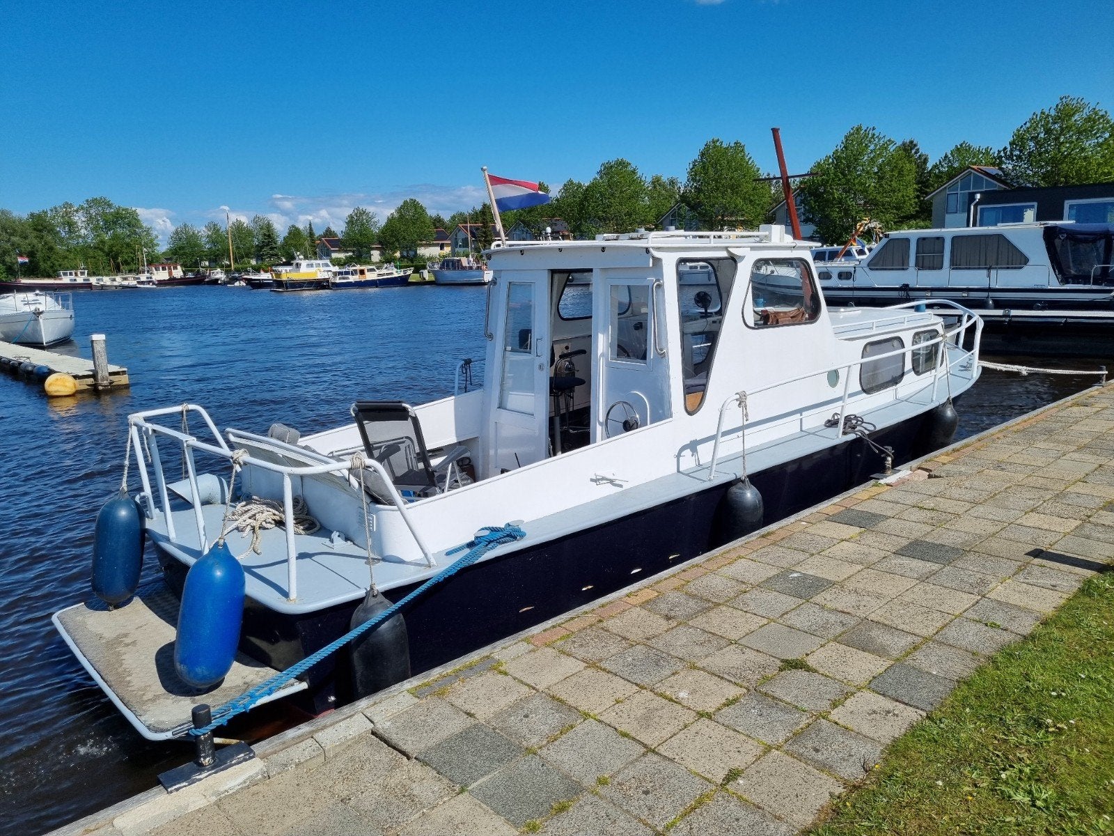 Stalen robuuste motorkruiser ., Watersport en Boten, Motorboten en Motorjachten, Kruiser, Ophalen, Trailer