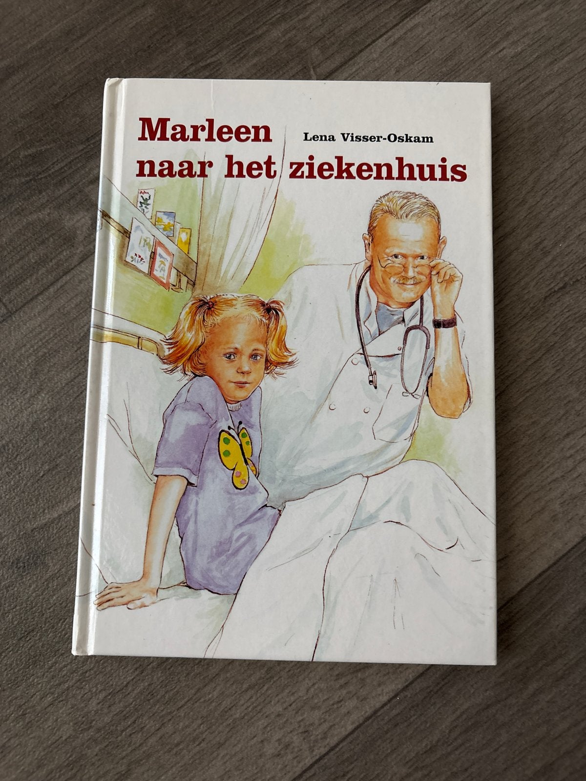 Marleen naar het ziekenhuis - Lena Visser-Oskam, Boeken, Fictie algemeen, Jongen of Meisje, Ophalen of Verzenden, Zo goed als nieuw
