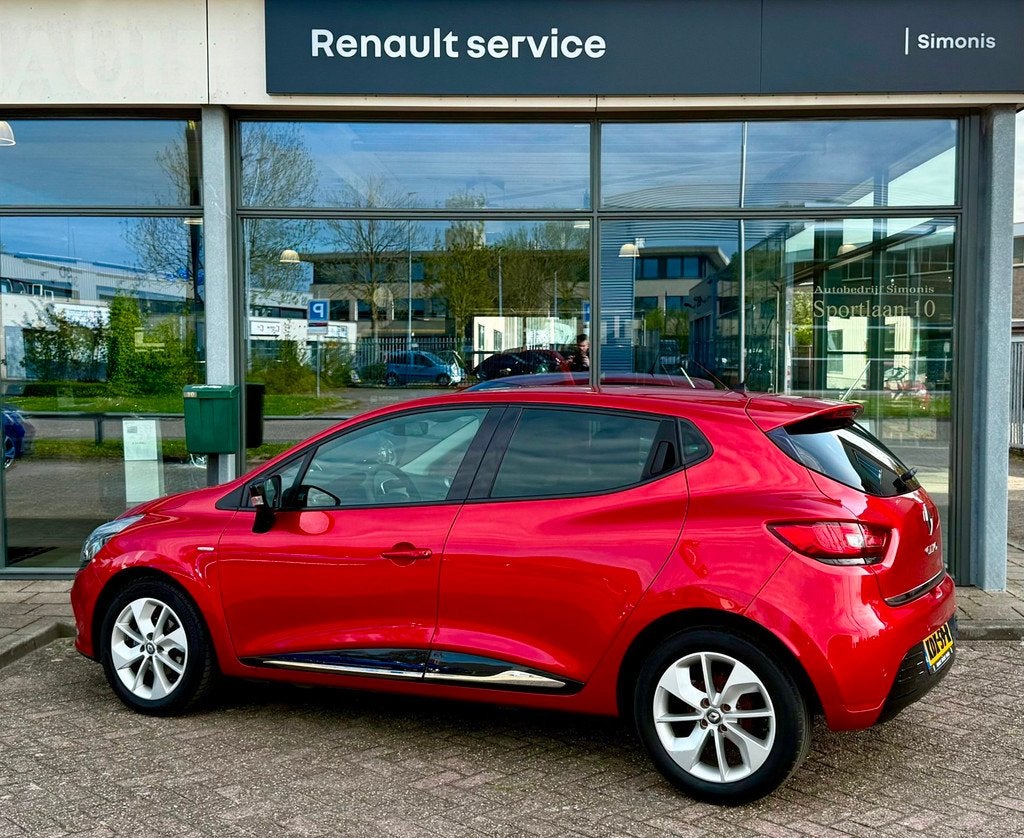 Renault CLIO 1.2 TCe Limited Automaat | Navi | P. Sensoren, Stof, Gebruikt, 19 km/l, Automatische klimaatregeling