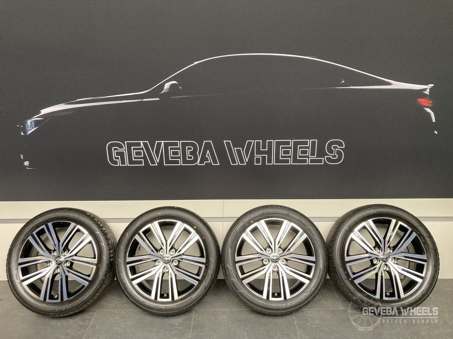 18” originele Toyota Corolla Cross velgen + banden 5x114.3, Auto-onderdelen, Banden en Velgen, 18 inch, Gebruikt, -, -