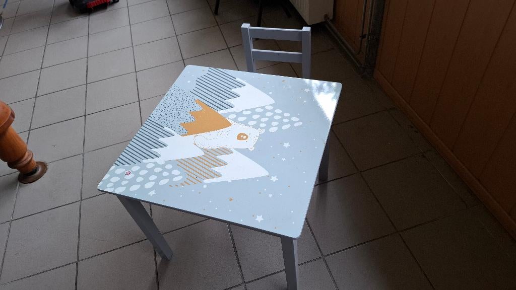 Te koop: Kindertafel met stoelen, Ophalen, Zo goed als nieuw, Tafel(s) en Stoel(en)