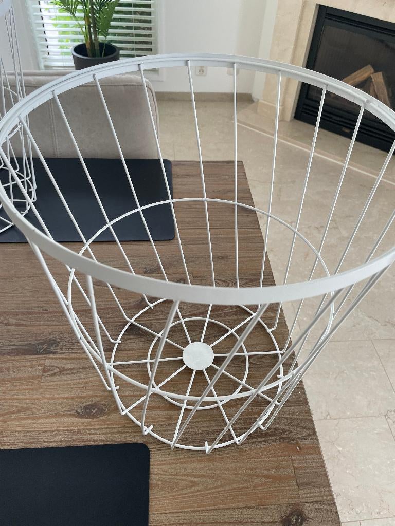 Scandinavische draadmand - modern design z.g.a.n., Huis en Inrichting, Woonaccessoires | Schalen en Manden, Ophalen, Overige materialen