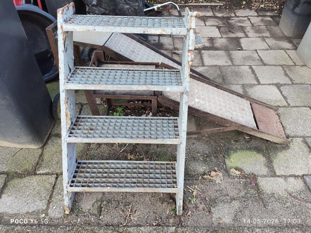 Stalen tuin/steigertrap 4 treden zware uitvoering, Doe-het-zelf en Verbouw, Ophalen, 2 tot 4 meter