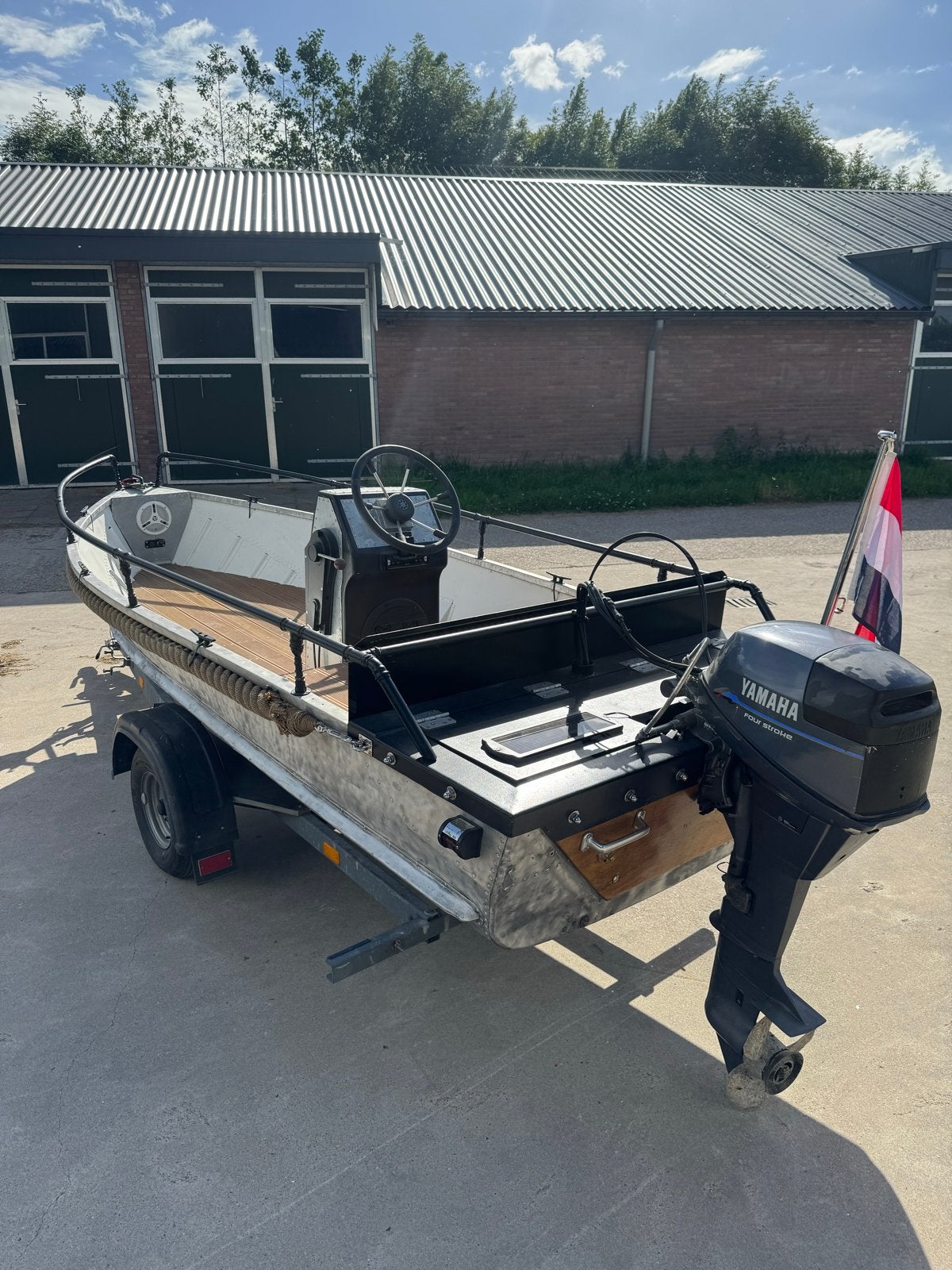 Prachtige aluminium sloep met 4-takt Yamaha motor en trailer, Watersport en Boten, Motorboten en Motorjachten, Overige merken