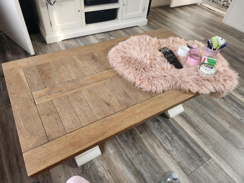 Robuuste salontafel van 135x75x45cm met lichte beschadiging, Gebruikt, 100 tot 150 cm, Minder dan 50 cm, Rechthoekig
