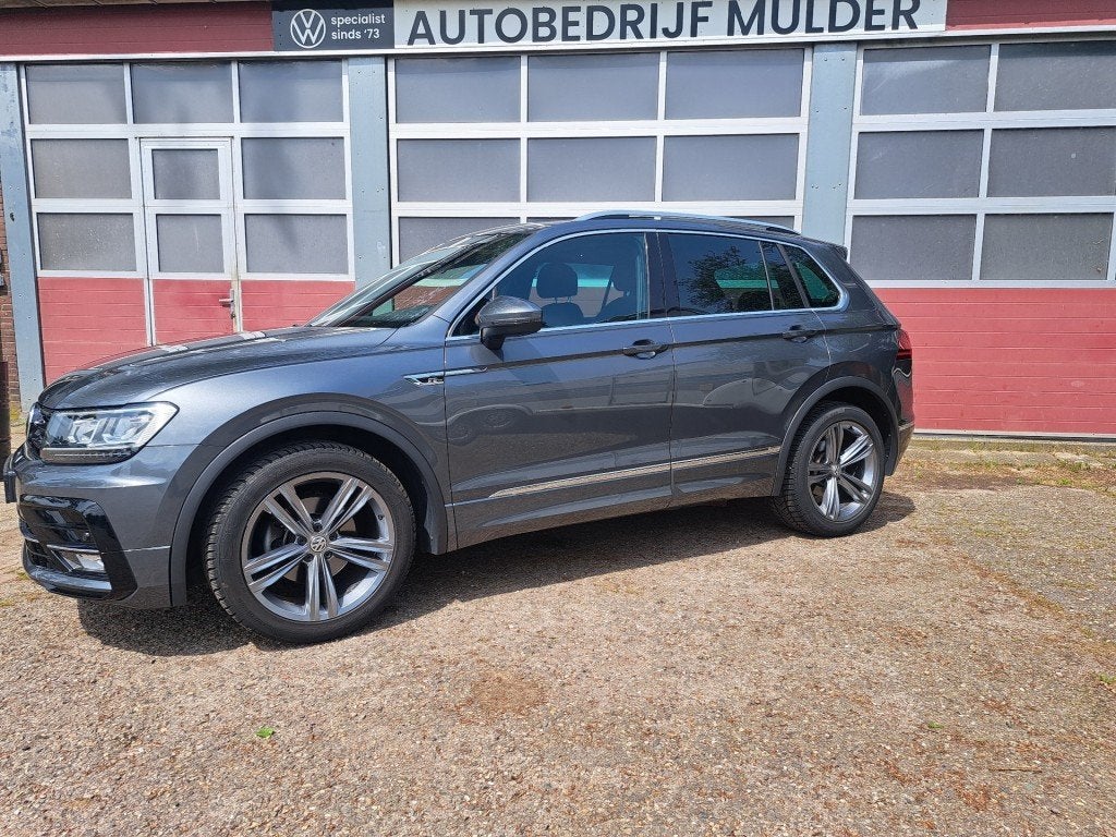 Volkswagen TIGUAN 1.5 TSI 150 Pk ACT R-Line Highline Panodak, 4 cilinders, Origineel Nederlands, SUV of Terreinwagen, 750 kg