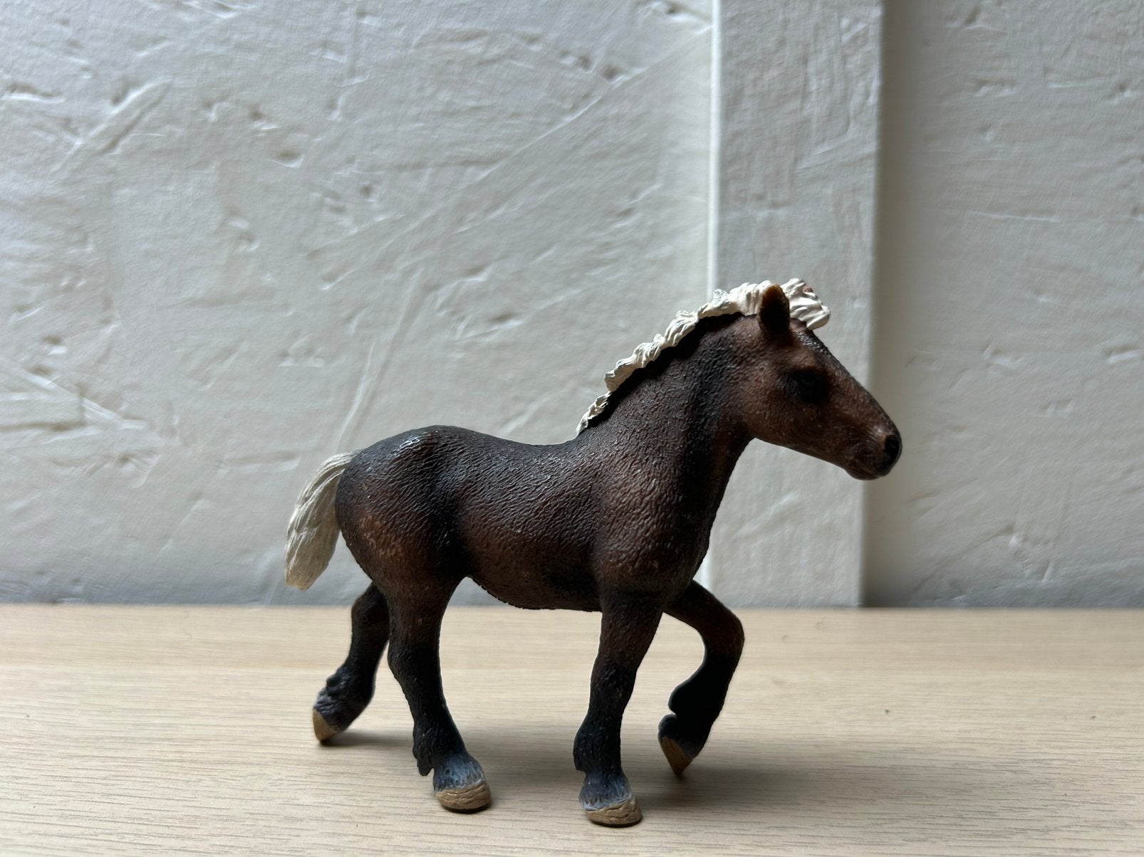 Schleich zwarte woud jaarling, Ophalen of Verzenden, Zo goed als nieuw, Paard, Beeldje of Figuurtje