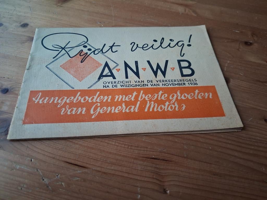 ANWB boekje Rijdt veilig!, Ophalen of Verzenden, Gelezen