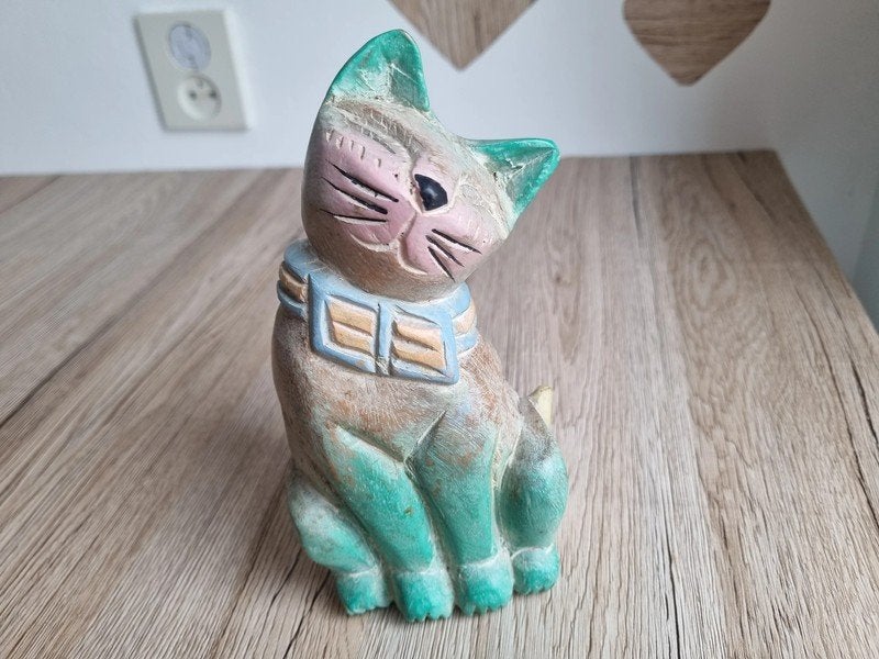 Prachtig Vintage Gekleurd Houten Kat Poes Beeld Hand-Carved, Verzamelen, Verzenden, Zo goed als nieuw, Dier