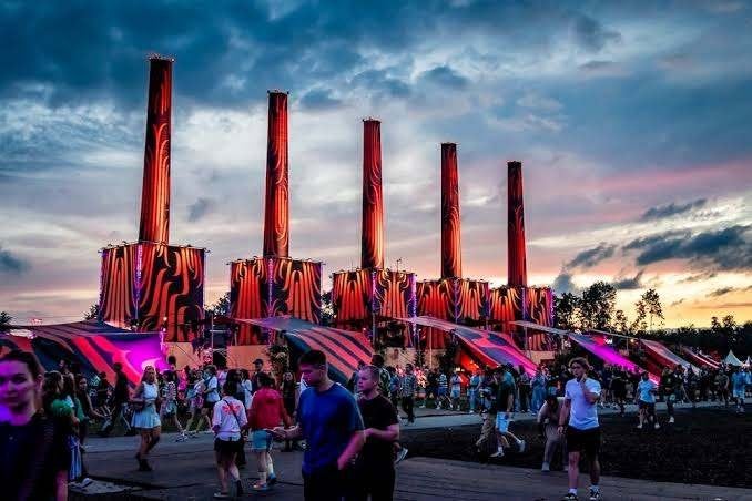 Lowlands camper ticket met stroom, Tickets en Kaartjes, Evenementen en Festivals, Eén persoon