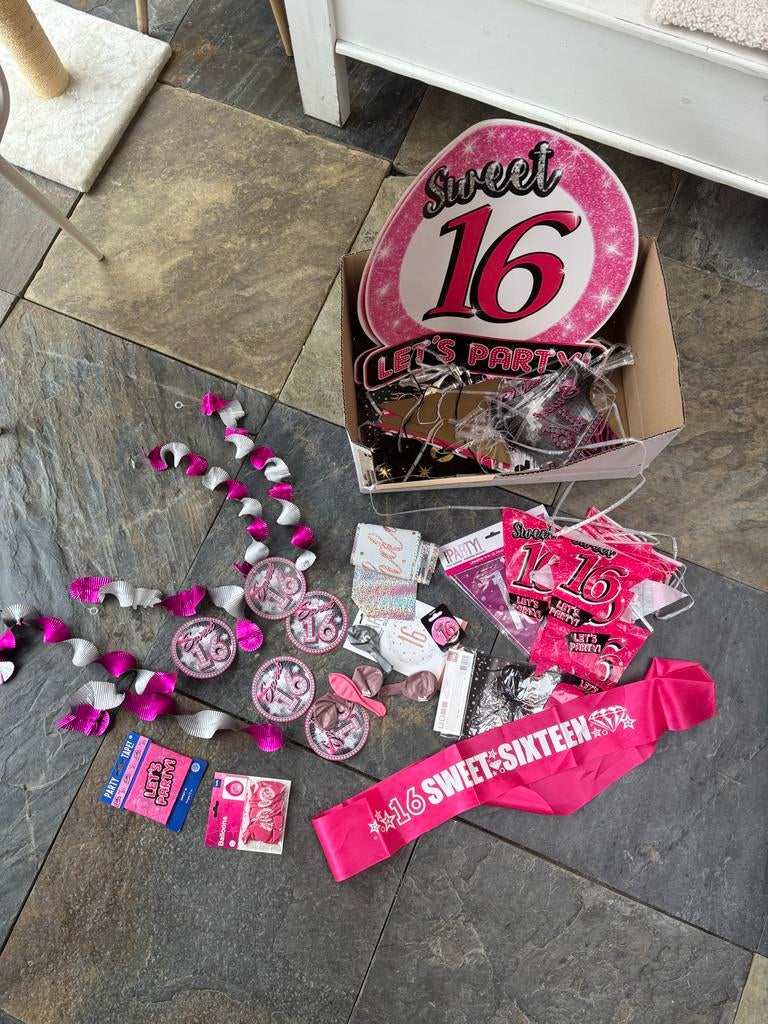 Sweet Sixteen Verjaardag Pakket - Feestversiering 16 jaar, Ophalen of Verzenden, Nieuw, Feestartikel, Verjaardag