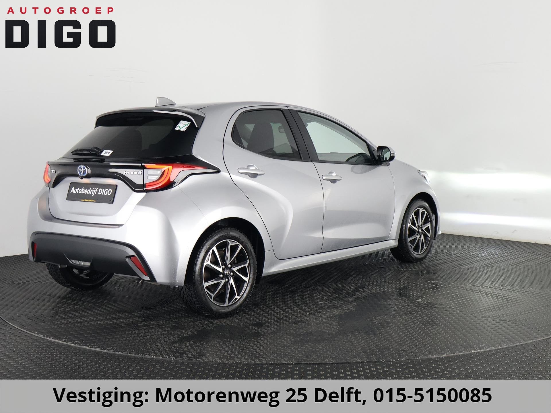 Toyota Yaris 1.5 HYBRID DYNAMIC SILVERLINE GARANTIE TOT 9-20, Dealer onderhouden, Gebruikt, Euro 6, Hybride Elektrisch/Benzine