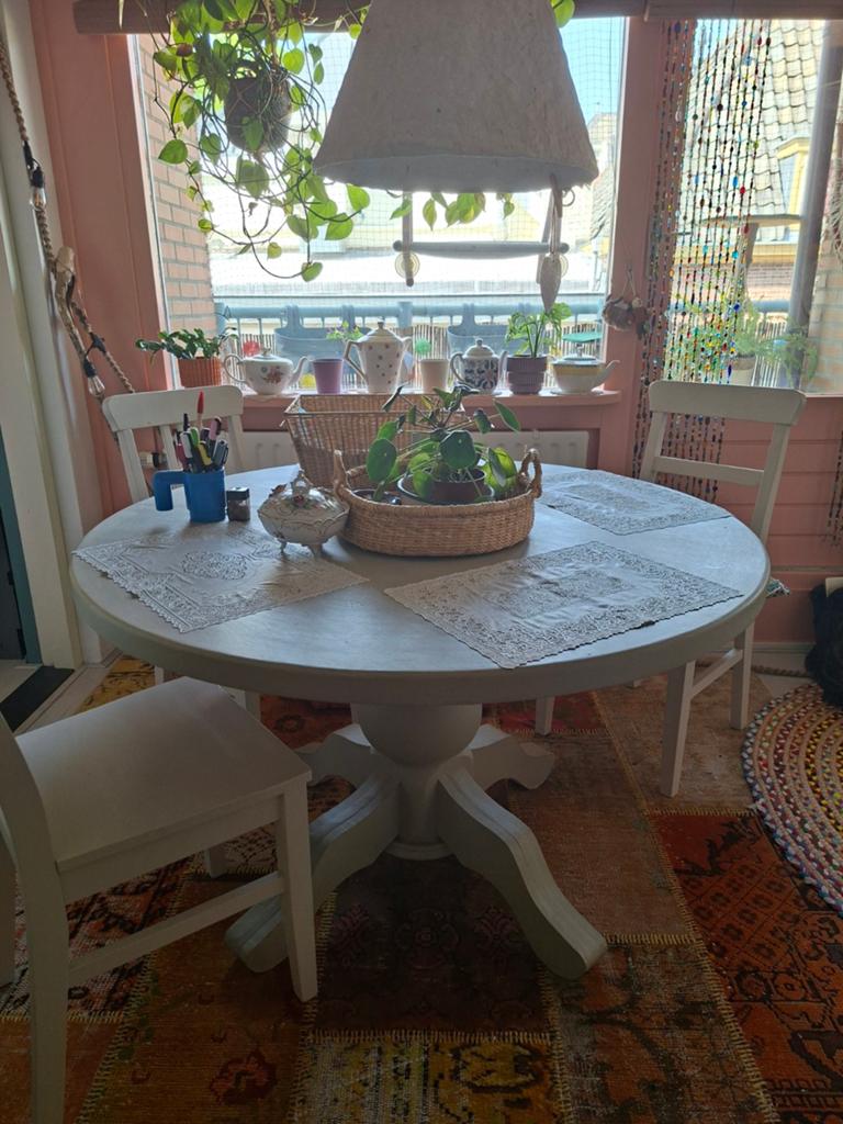 Ronde eettafel – stevige kwaliteit - brocante styl, Ophalen of Verzenden, Zo goed als nieuw