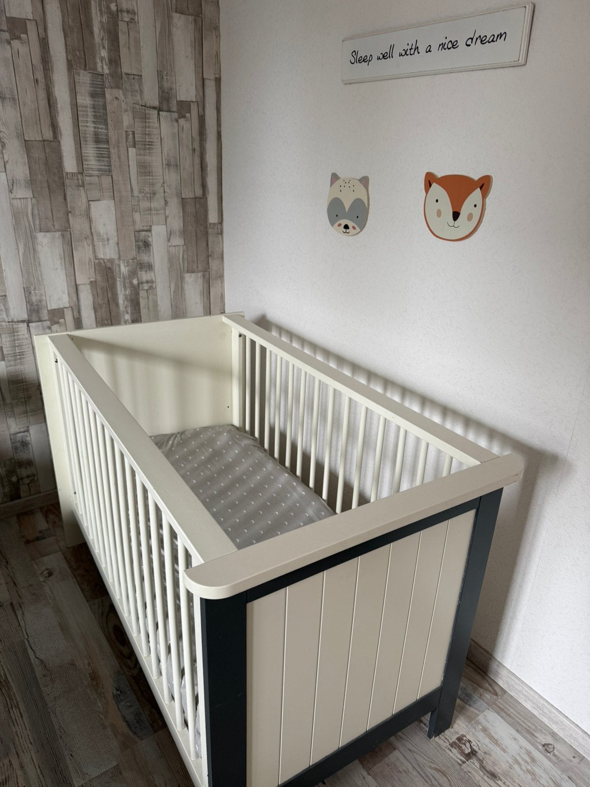 Ledikant wit incl 2 matrasjes, Kinderen en Baby's, Kinderkamer | Complete kinderkamers, Ophalen, Gebruikt, Jongetje of Meisje