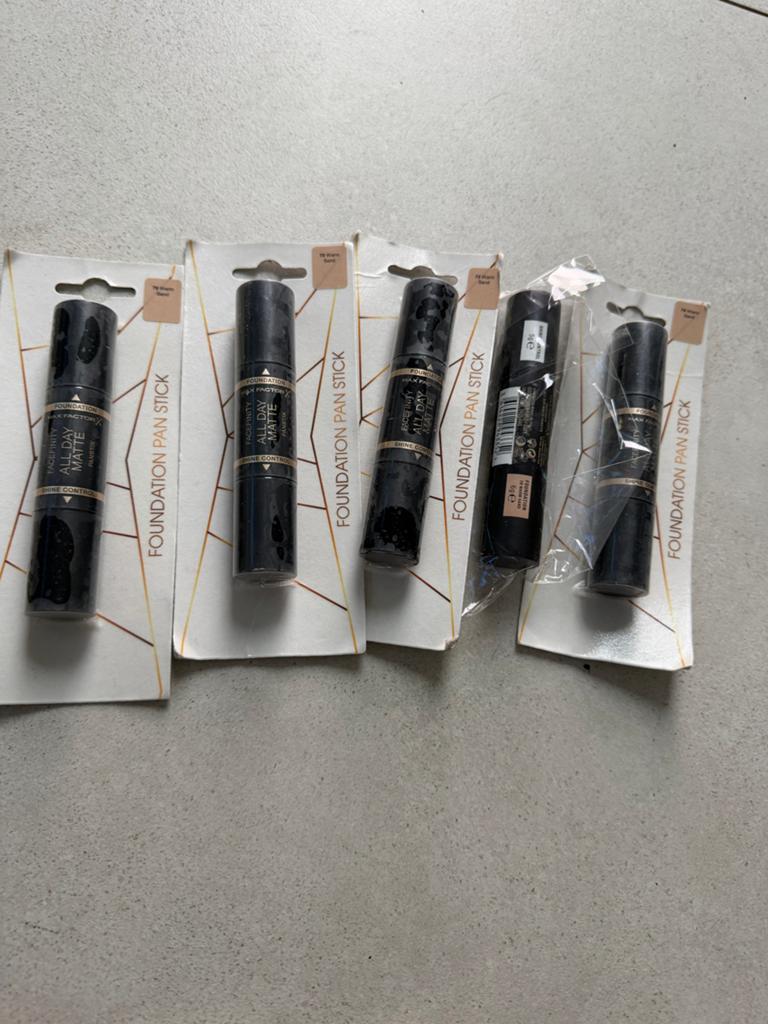 5 x Max Factor Facefinity All Day Matte Foundation Pan Stick, Gehele gezicht, Beige, Nieuw, Ophalen of Verzenden