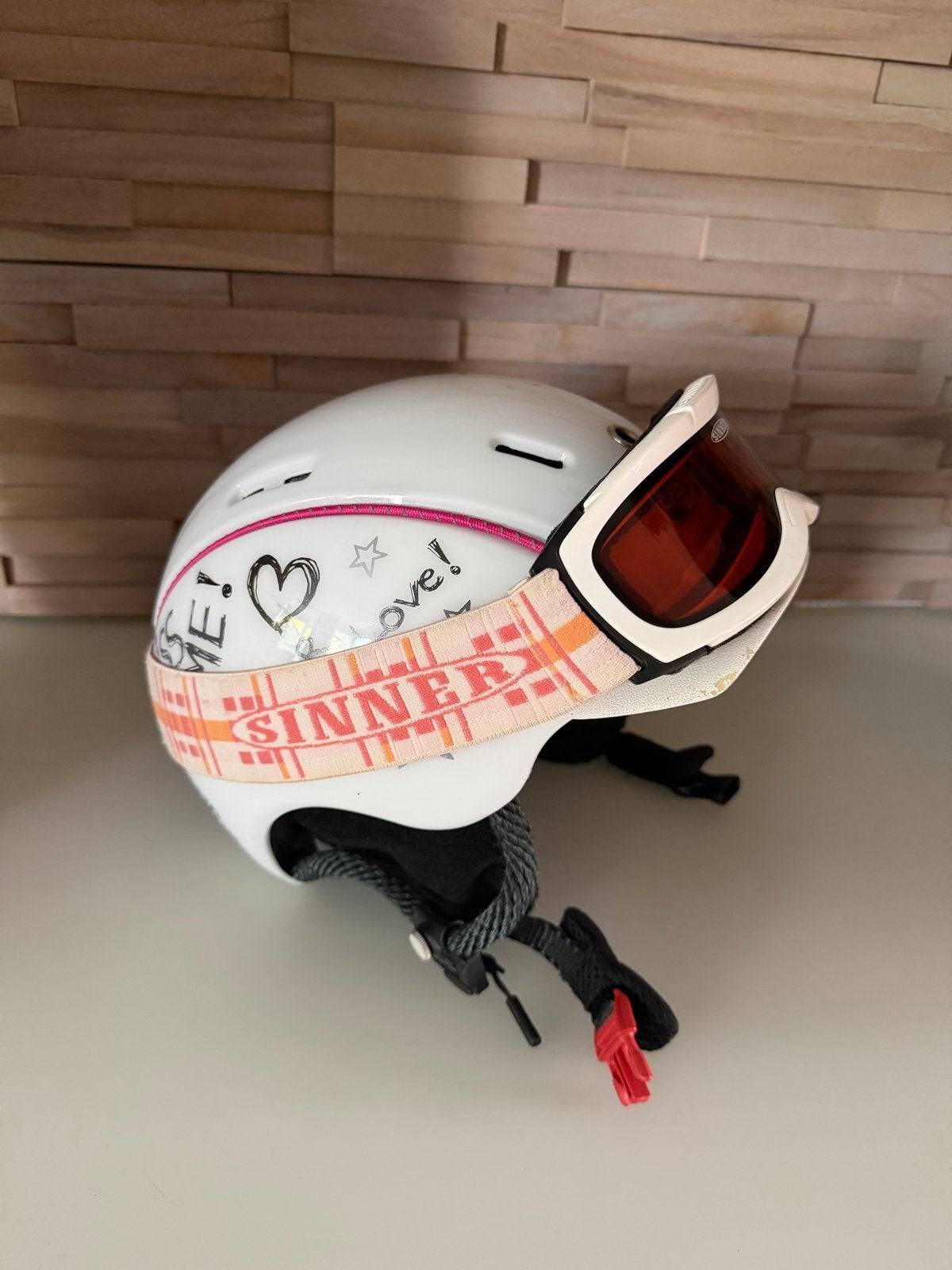 Casco Mini Pro Skihelm wit met roze - Maat S (50-55cm), Overige merken, Overige typen, Ophalen of Verzenden, Zo goed als nieuw
