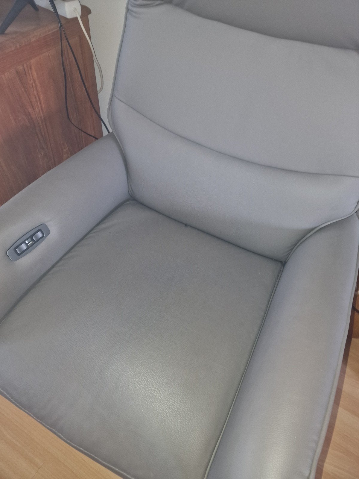 Grijze relaxfauteuil met USB-aansluiting, Ophalen, Gebruikt, Modern, Comfort, 75 tot 100 cm