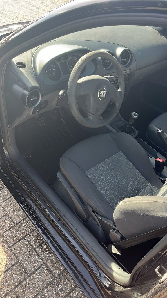 Seat Ibiza 1.4 16V 63KW 3DRS 2008 Zwart, Auto's, Voorwielaandrijving, 15 km/l, 40 €/maand, 4 cilinders