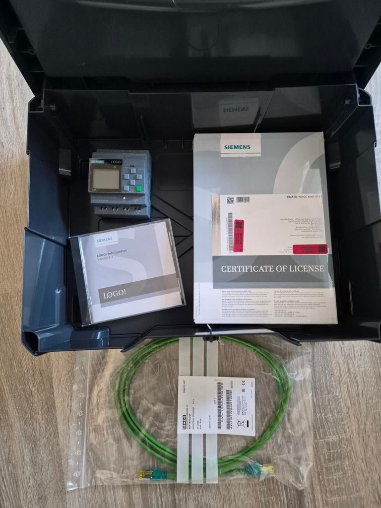 Siemens LOGO! 8.3 Starter Kit met software en kabel, Hobby en Vrije tijd, Ophalen of Verzenden