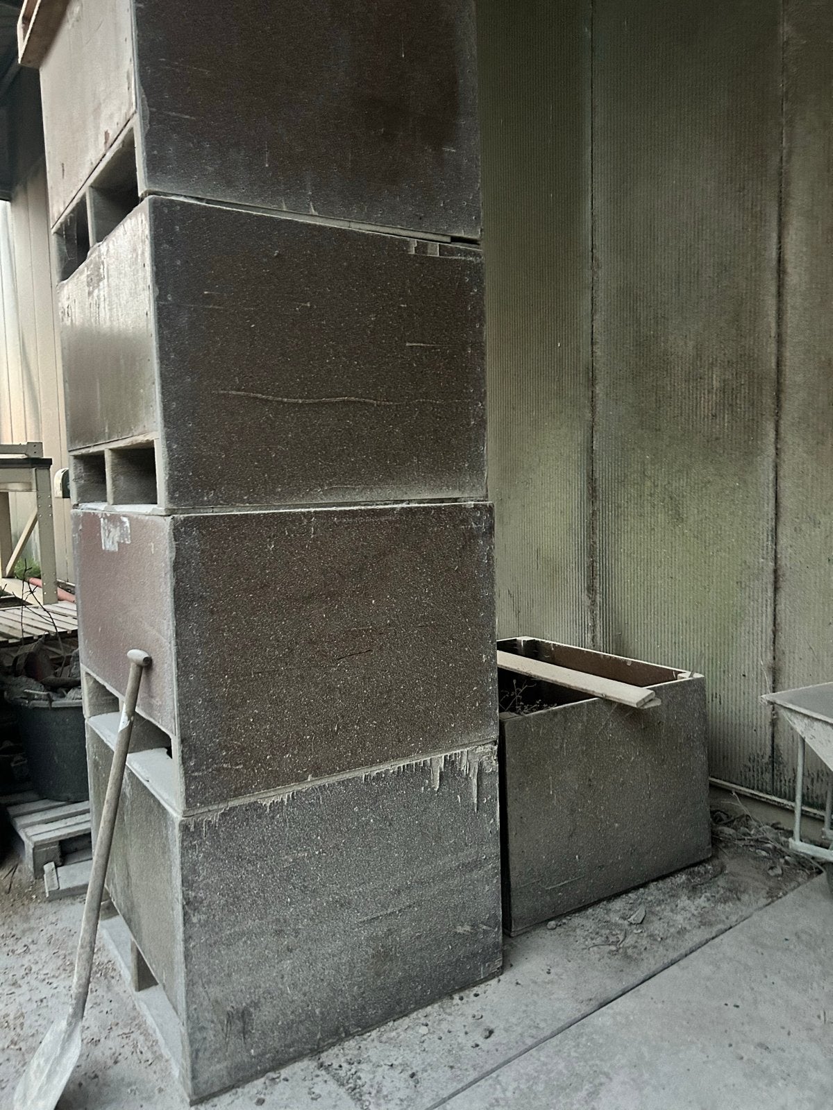 Betonplex kisten, Ophalen, Gebruikt