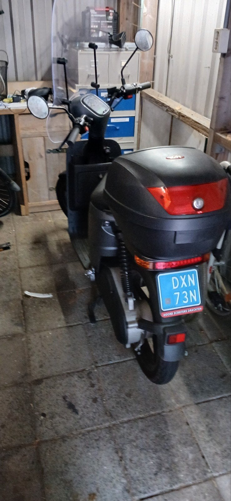 Askoll EVA L1e-B Elektrische Scooter incl 2x Accu Italië, Ophalen, Gebruikt, Elektrisch