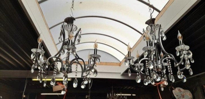 2 x dezelfde mooie kristallen kroon luchters 225.00 p.s, Ophalen