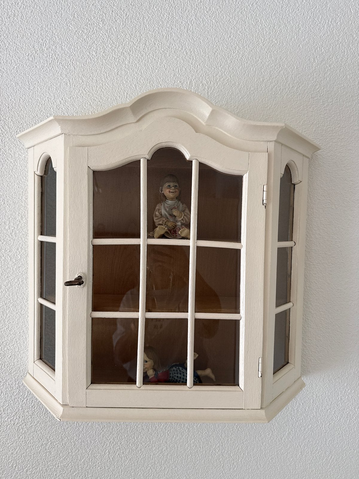 Brocante Vitrinekastje - Crèmewit Hangkastje met Glas, Ophalen
