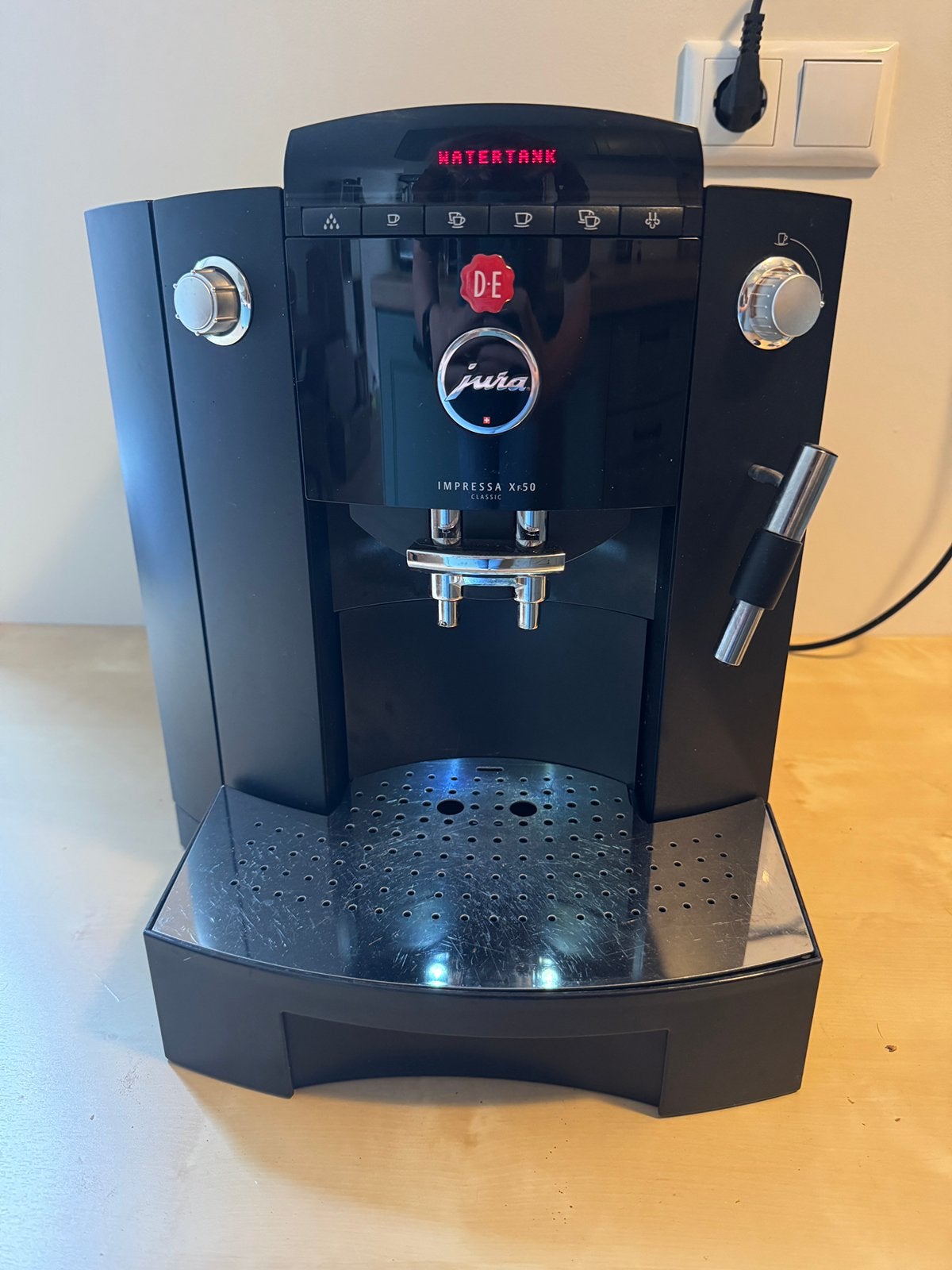 Jura Impressa Xf50 koffiezetapparaat, Witgoed en Apparatuur, Koffiezetapparaten, Ophalen, Zo goed als nieuw, Koffiemachine