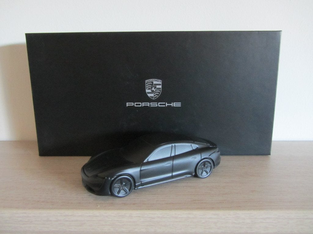 Porsche Taycan Presse Papier, Paperweight, Hobby en Vrije tijd, Modelauto's | 1:43, Ophalen of Verzenden, Nieuw, Auto, Overige merken