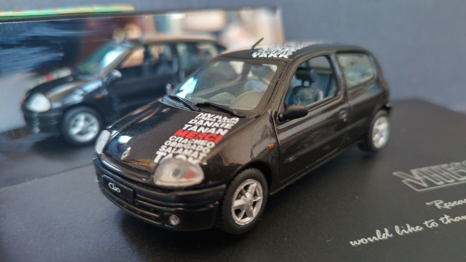 Renault Clio 2001 Thank You 1:43 Vitesse Pol, Overige merken, Auto, Verzenden, .