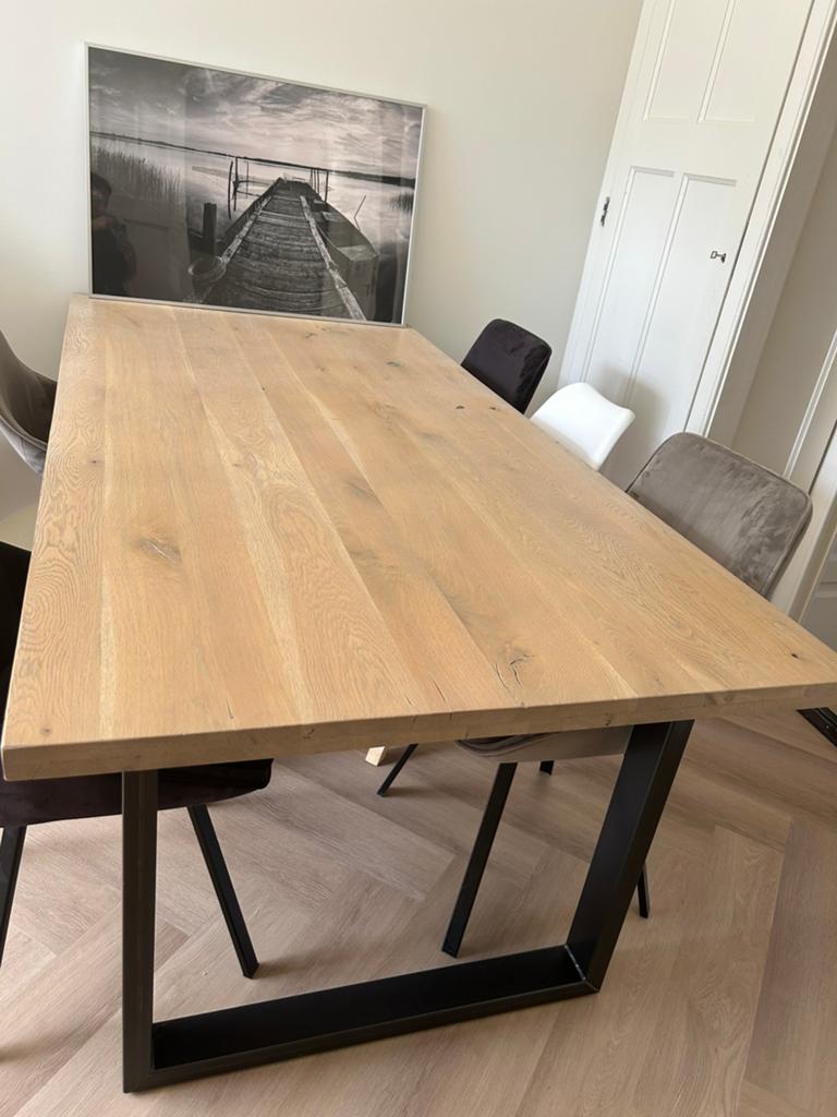 Eiken eettafel(met metalen poten), Ophalen, 150 tot 200 cm, 200 cm of meer, Zo goed als nieuw
