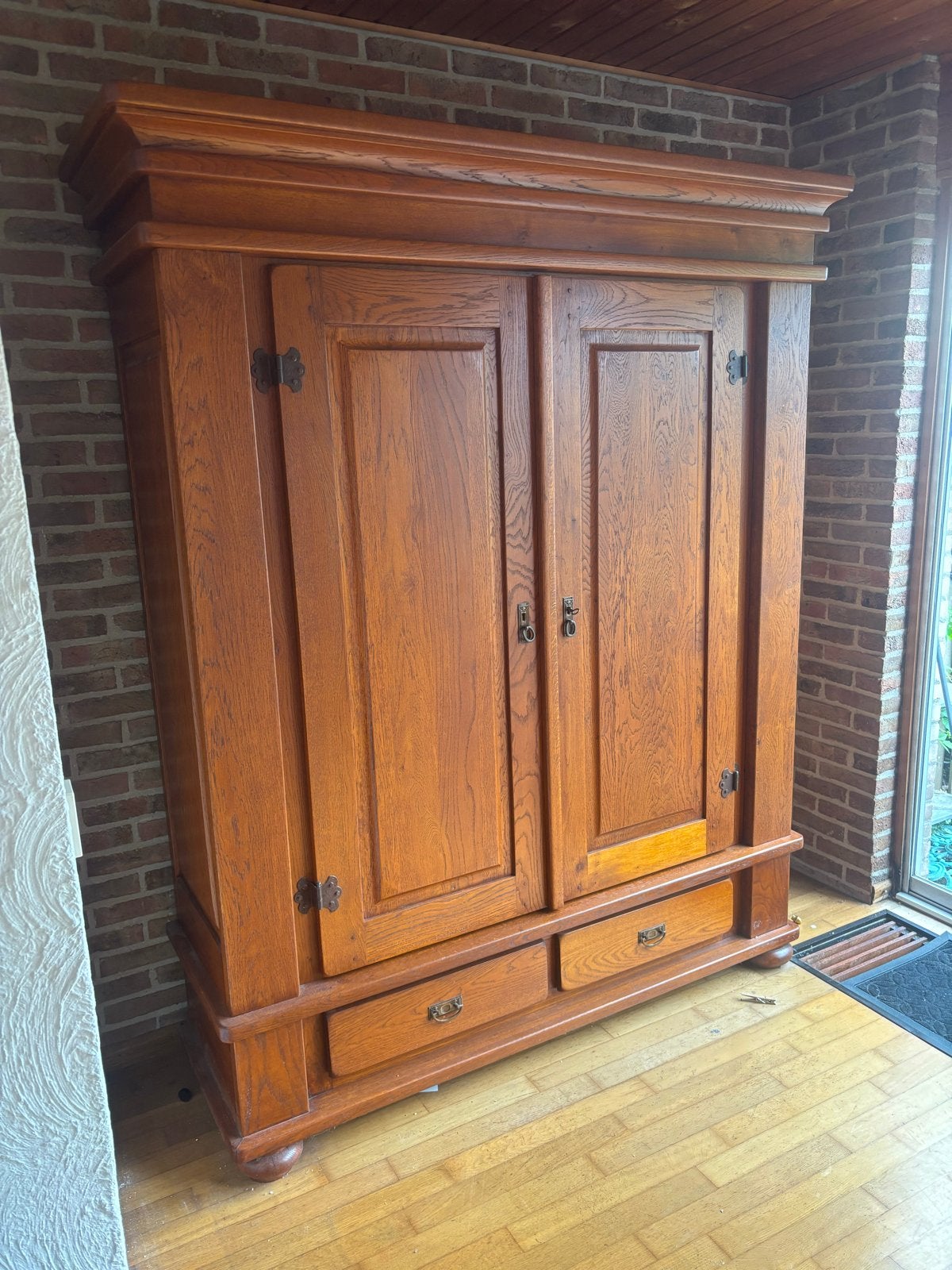 Massieve oude eiken kast met lades en planken, Ophalen