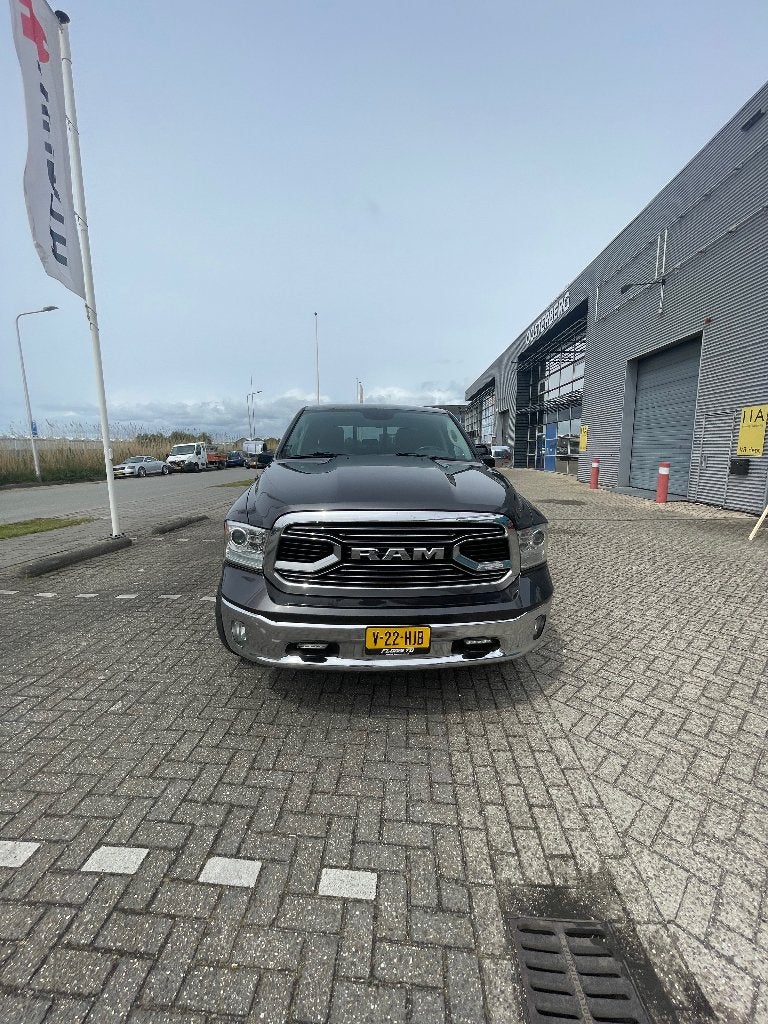 Dodge 2019 Grijs, Automaat, 8 cilinders, 5654 cc, Leder