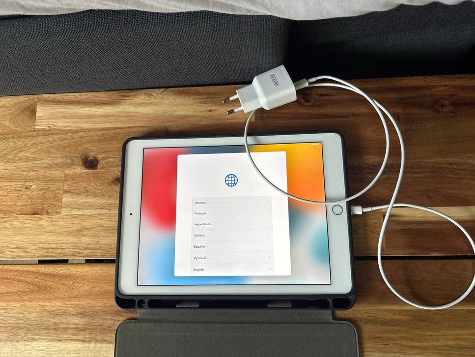 Apple iPad  16GB Wi-Fi  air 2
