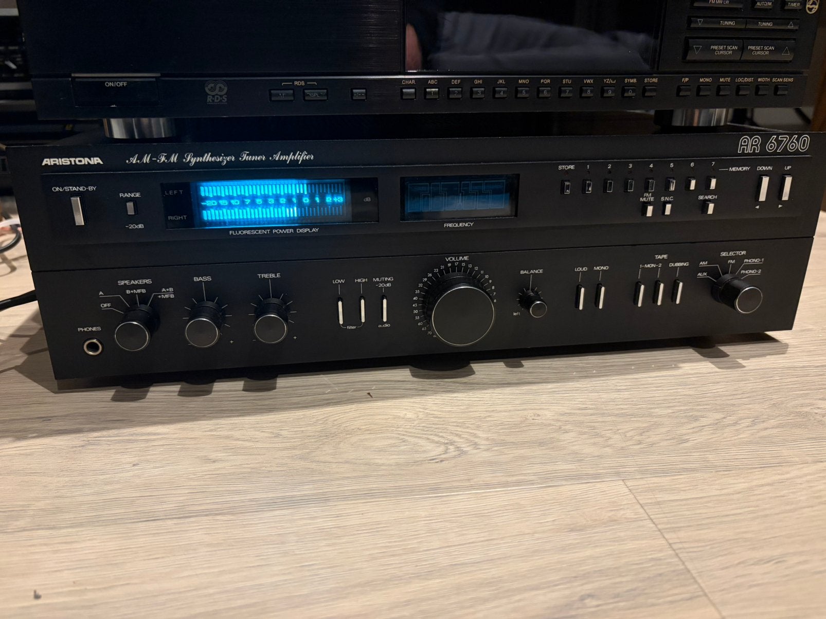 Leuke Aristona AR6760 receiver, Audio, Tv en Foto, Overige merken, Gebruikt, Ophalen of Verzenden, Minder dan 60 watt