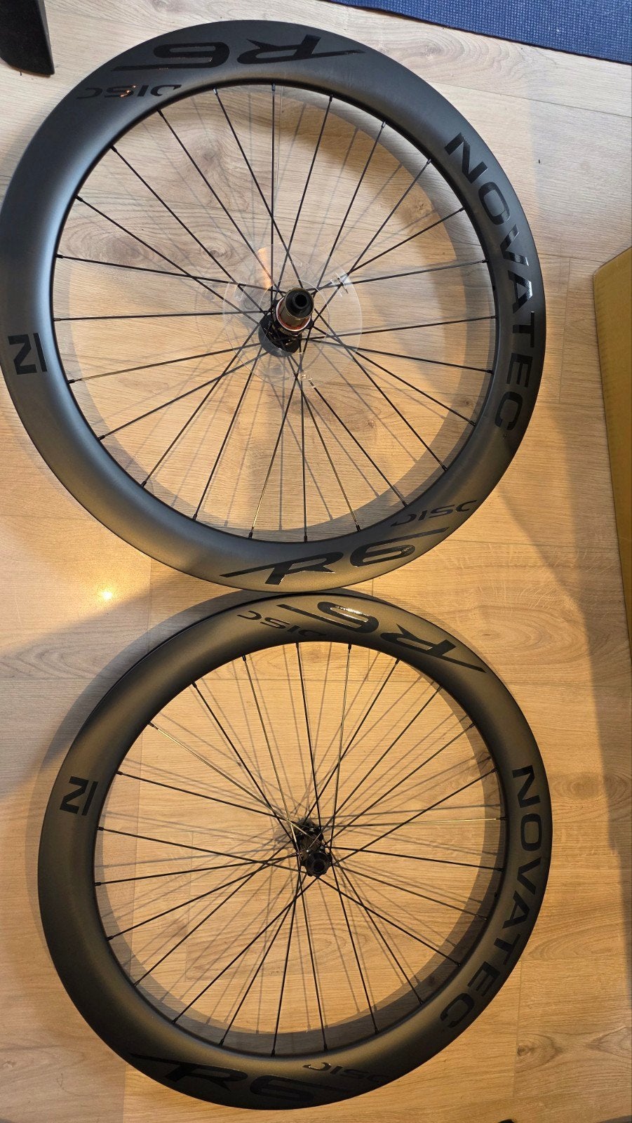 Novatec R6 Carbon Racefiets Wielen - Nieuw 2026 Model, Ophalen of Verzenden